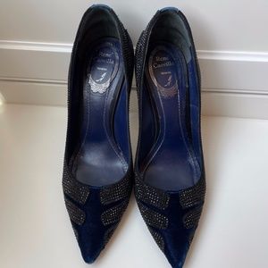 Rene Caovilla Blue Velvet Embellished Pointed Size 38 Pumps